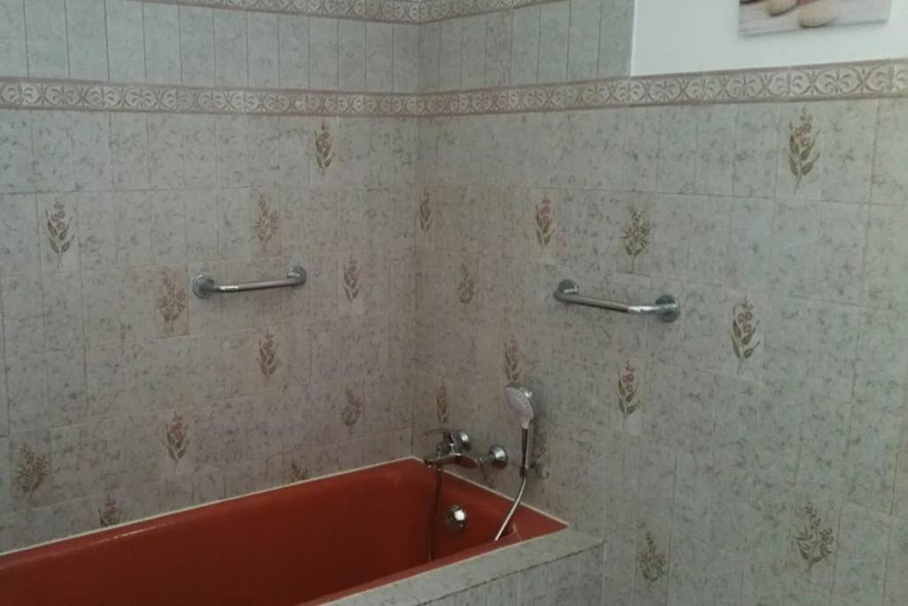Villa La Lurette, Appartement Et Studio Saint-Étienne-les-Orgues エクステリア 写真