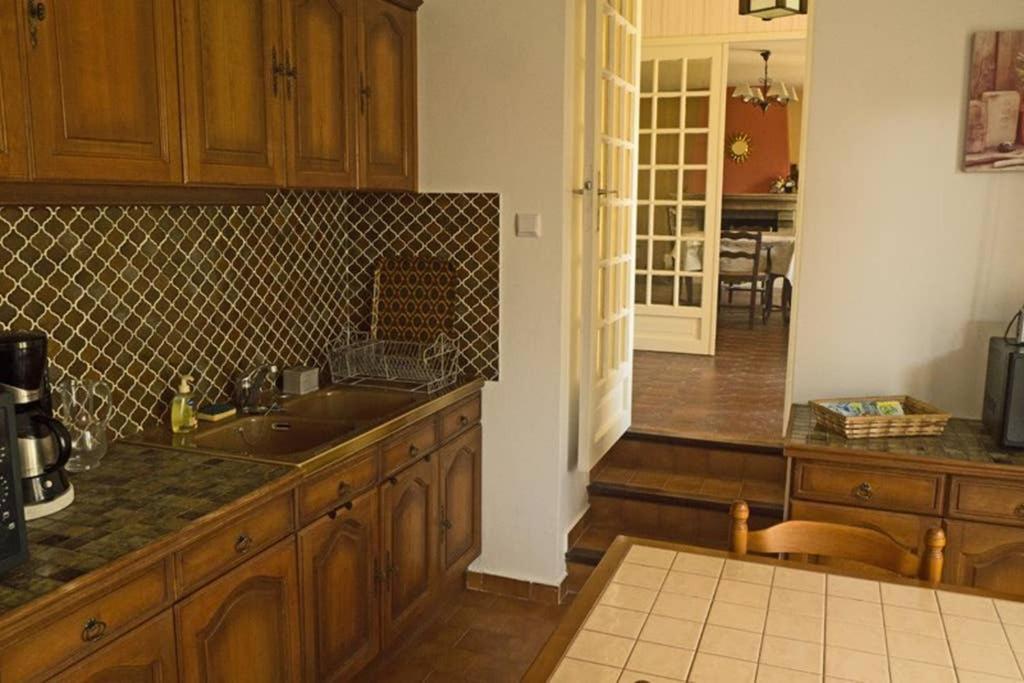 Villa La Lurette, Appartement Et Studio Saint-Étienne-les-Orgues エクステリア 写真