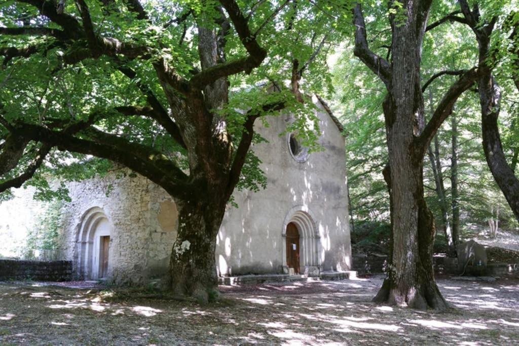 Villa La Lurette, Appartement Et Studio Saint-Étienne-les-Orgues エクステリア 写真