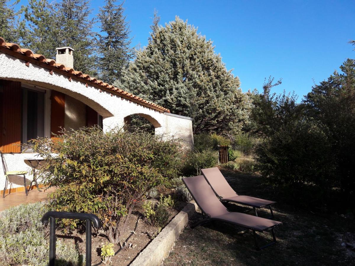 Villa La Lurette, Appartement Et Studio Saint-Étienne-les-Orgues エクステリア 写真