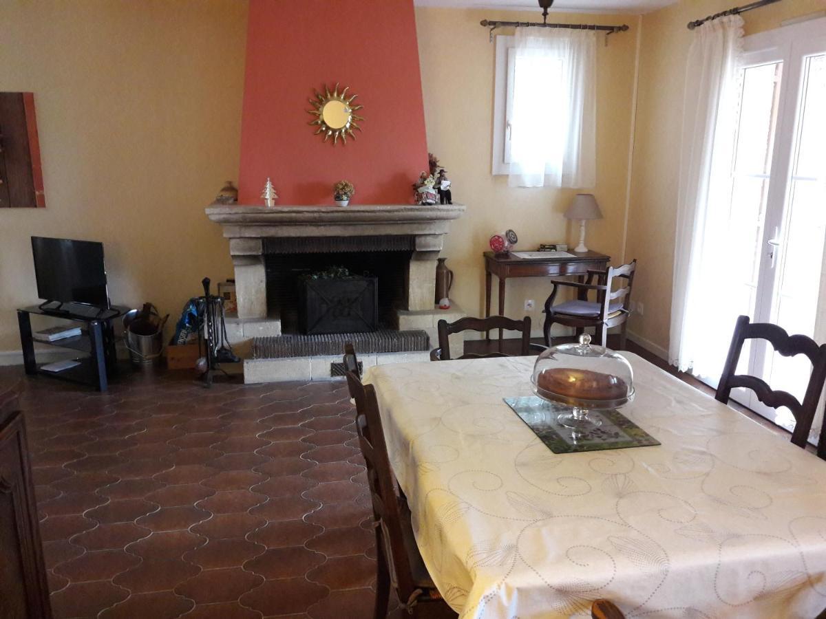 Villa La Lurette, Appartement Et Studio Saint-Étienne-les-Orgues エクステリア 写真
